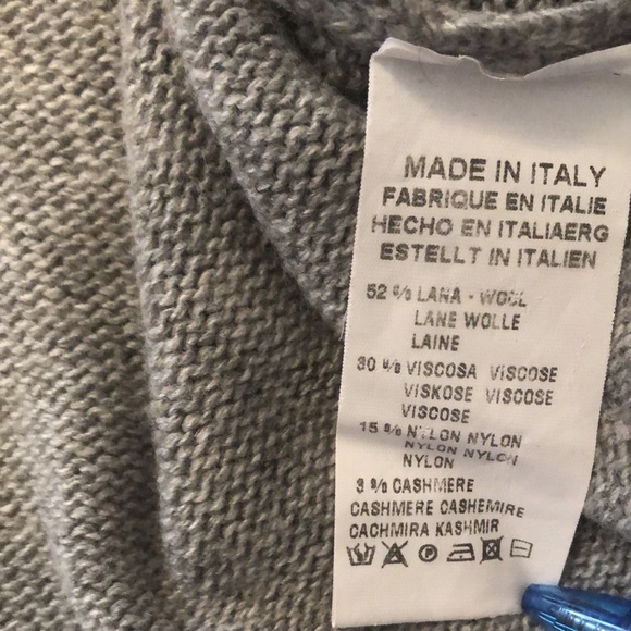 Like new Brandy Melville sweater with navy stripe - Picture 3 of 8